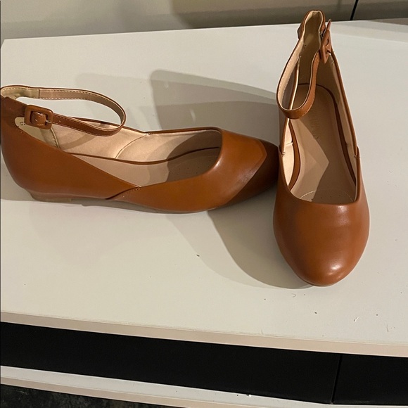 Dream Pairs Women's Tan Flats With Ankle Straps Size 10 - Picture 2 of 15